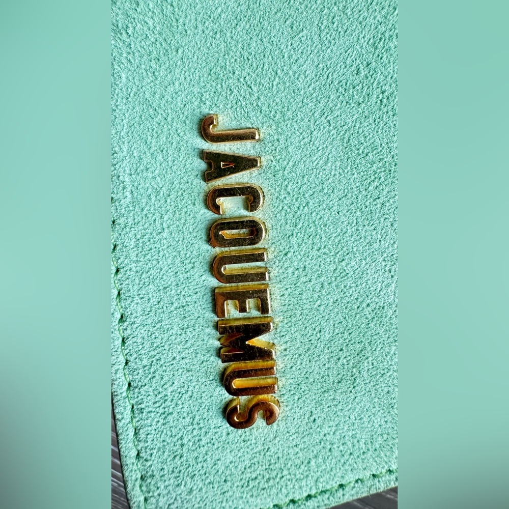 Jacquemus La Vague Shoulder Bag in Green - Picture 9 of 16